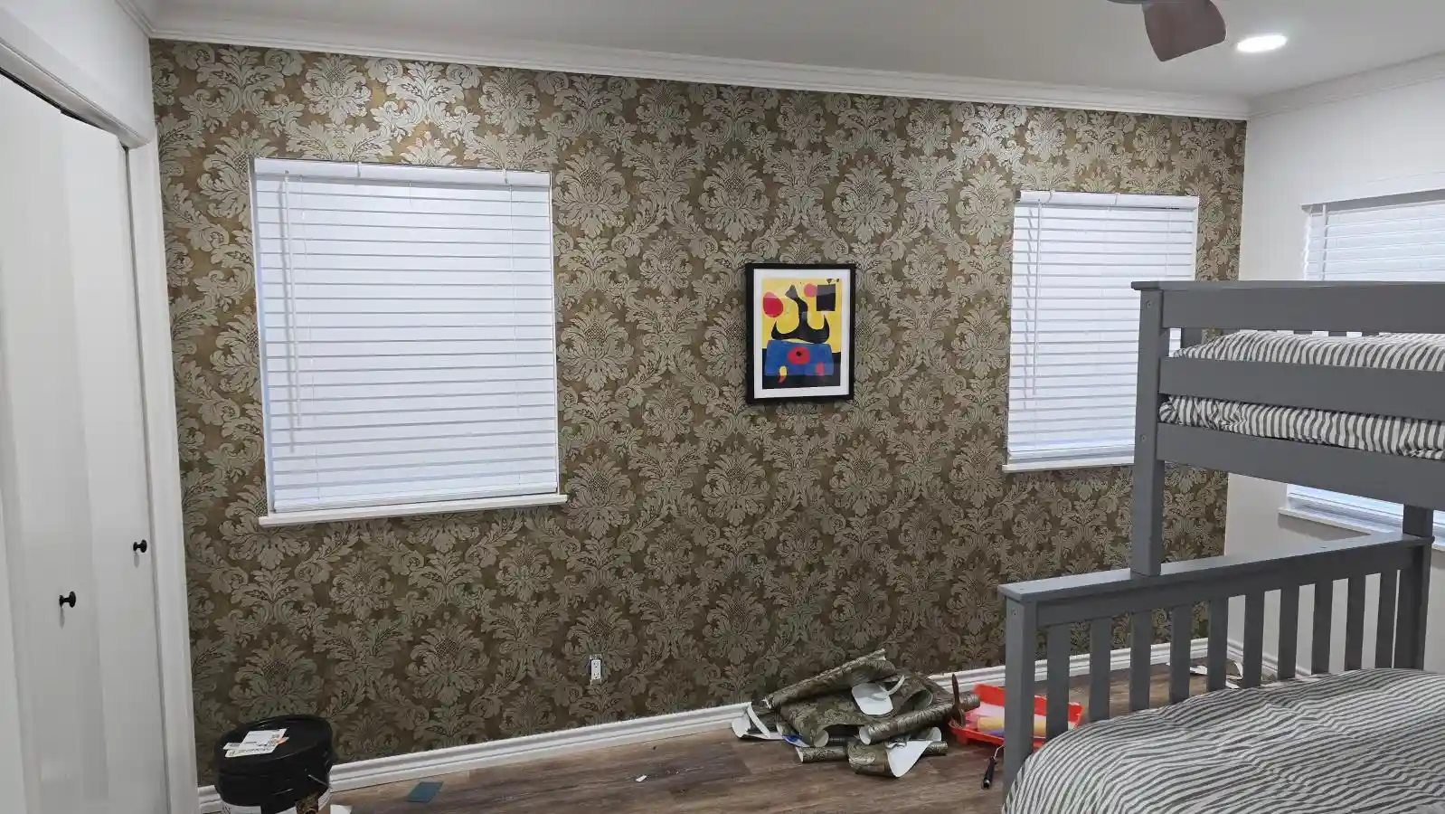 Commercial wallpaper installation in a restaurant in Palo Alto, CA