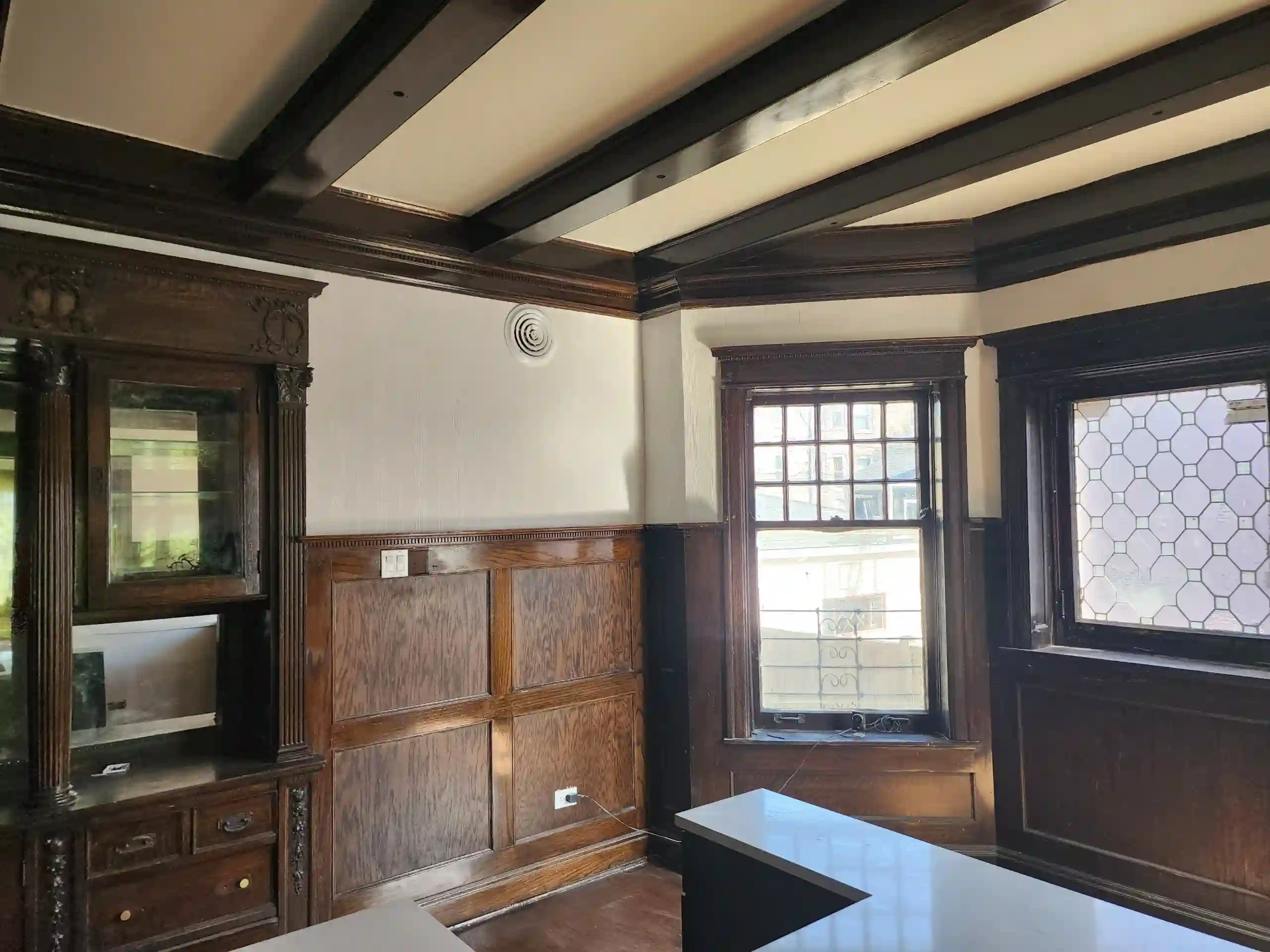Professional wallpaper installation by Wallpaper Artistry in Willow Glen, San Jose
