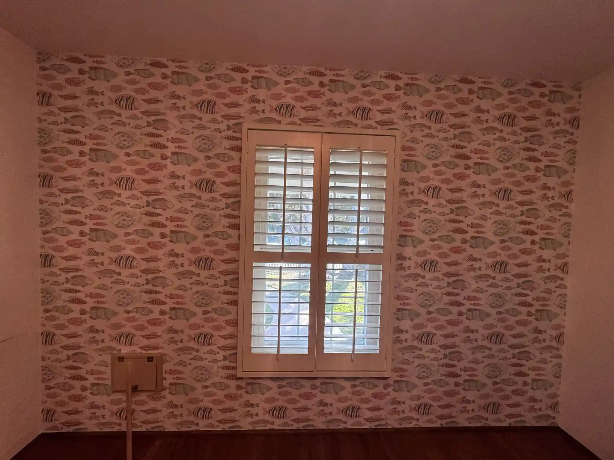 Residential wallpaper pattern matching in Eden, San Jose